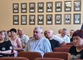 Про нагальні питання на апаратній нараді
